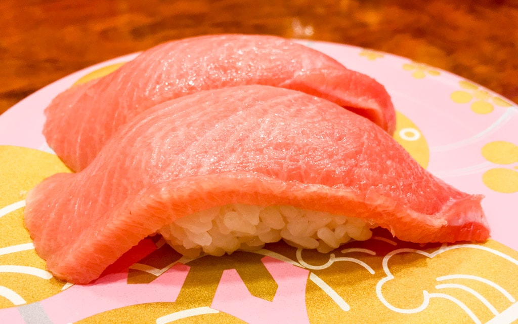 fatty_bluefin_tuna_mori_mori_sushi_omicho_market_kanazawa_japan - The